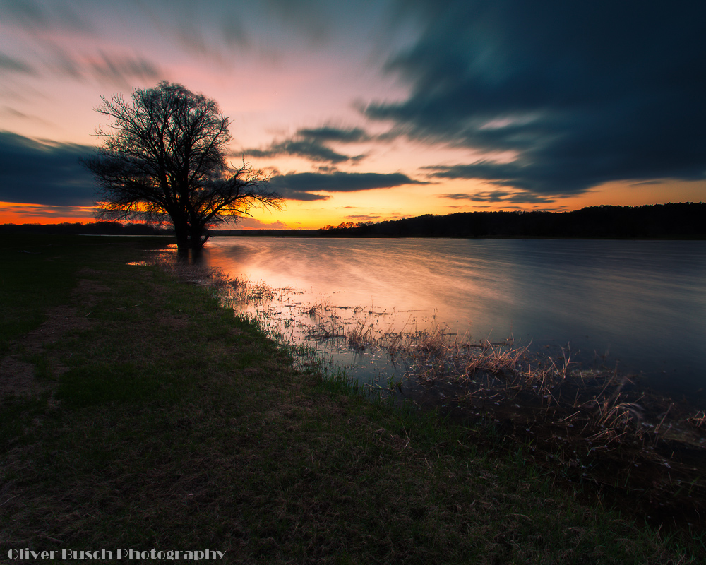 Windiger Elb-Sonnenuntergang