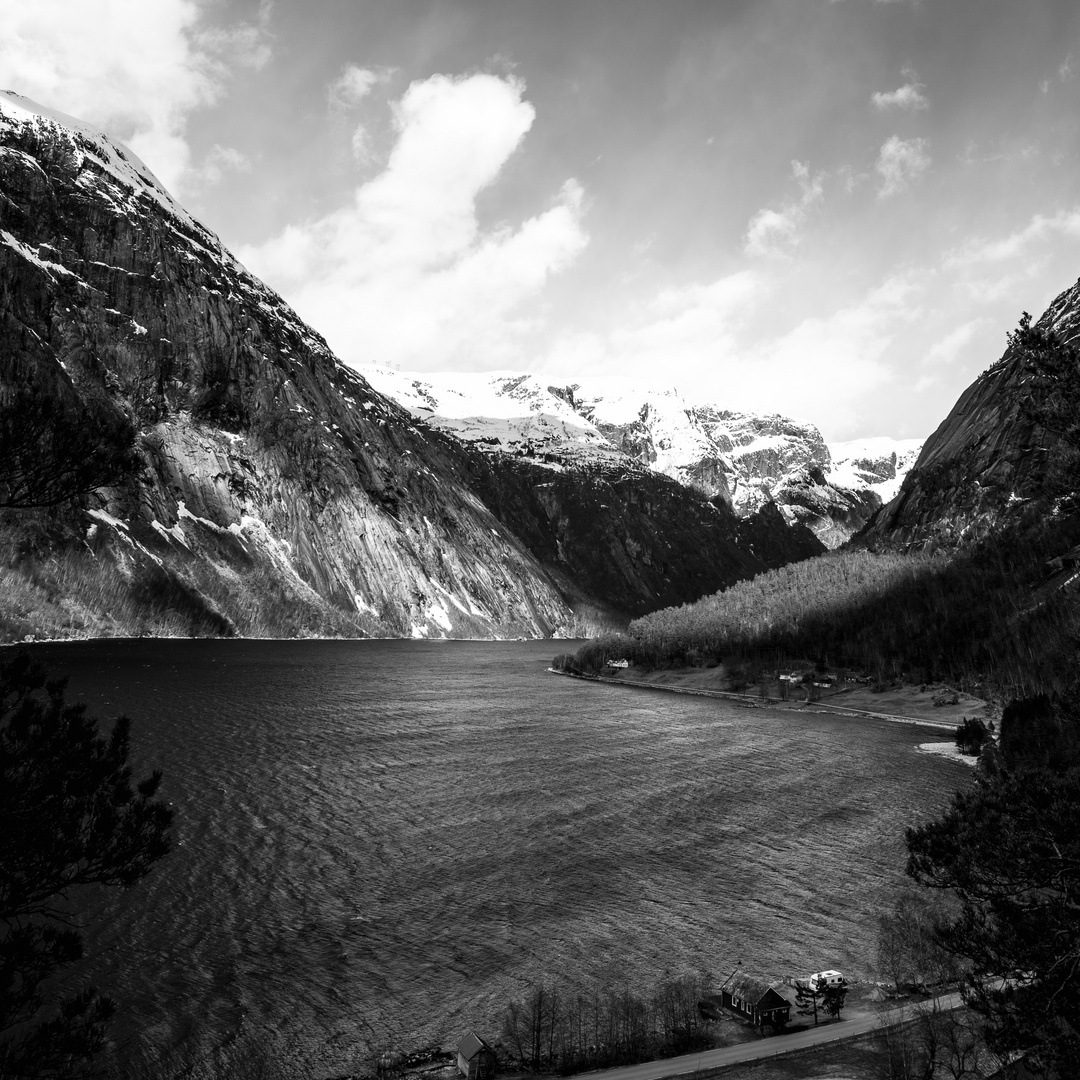 Windiger Tag am Fjord