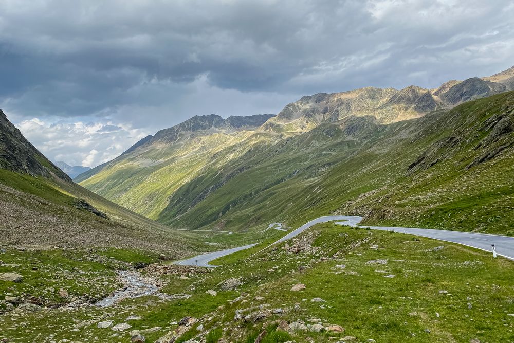 winding road 
