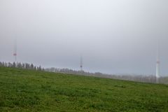 Windkraft im Nebel