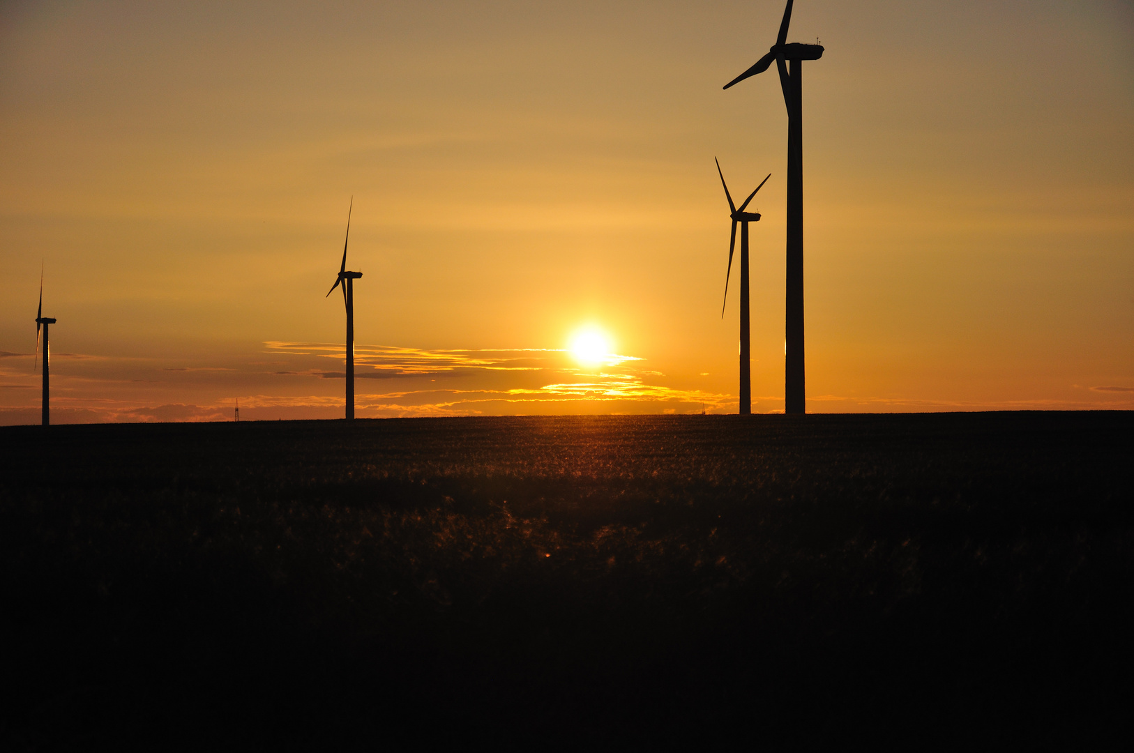 Windkraft in der Dämmerung