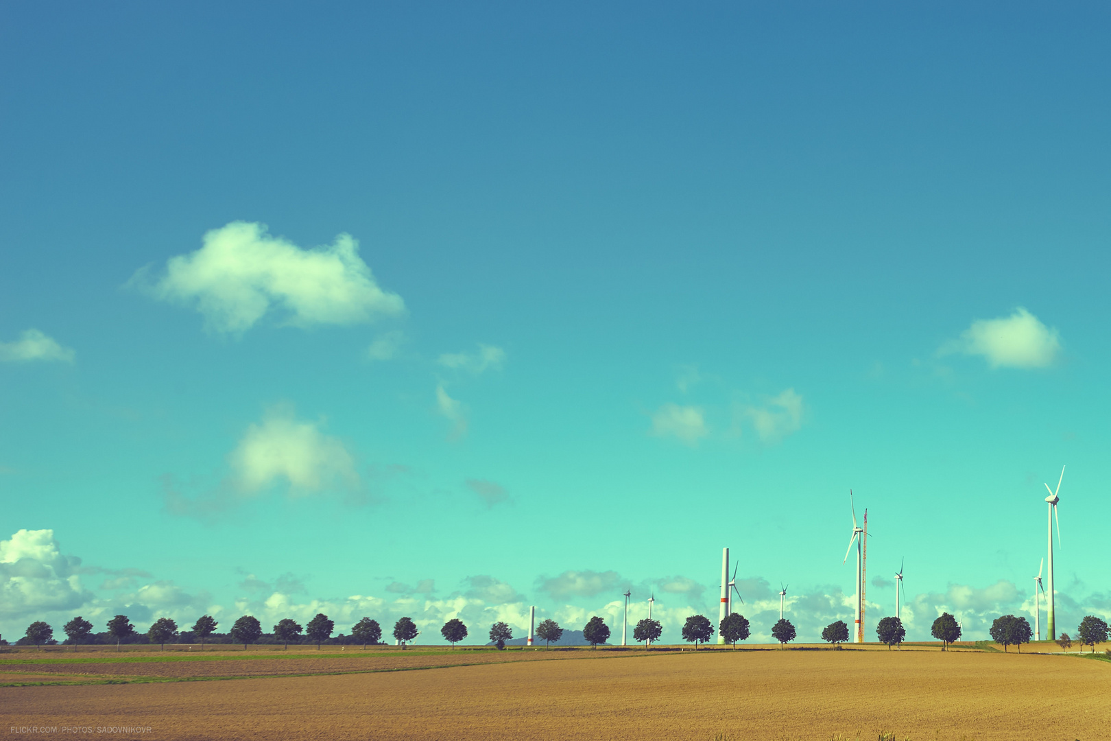 Windkraftanlage im Feld