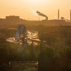 Windkraftrad im LaPaDu und A59 zur goldenen Stunde