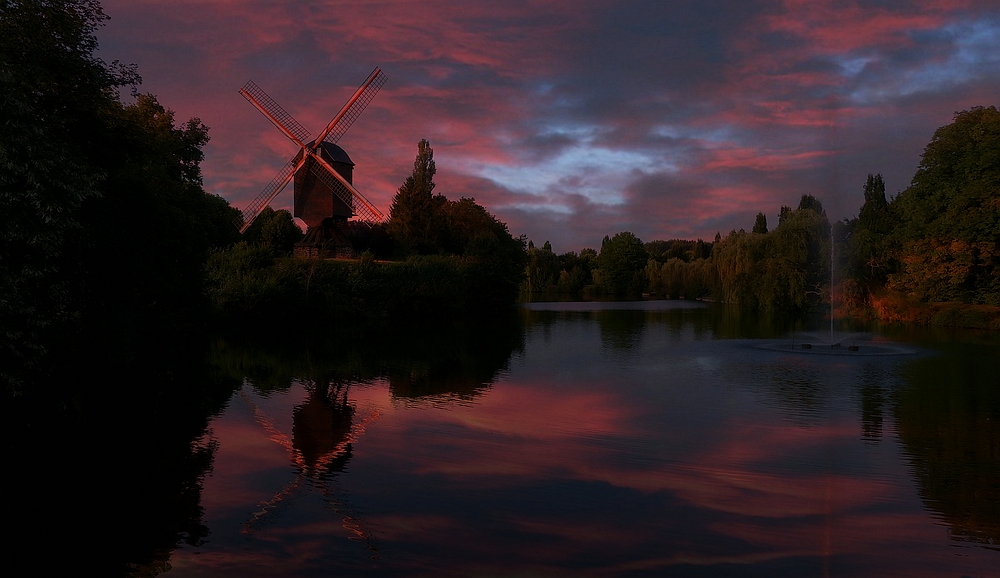 Windmill at dusk (2)