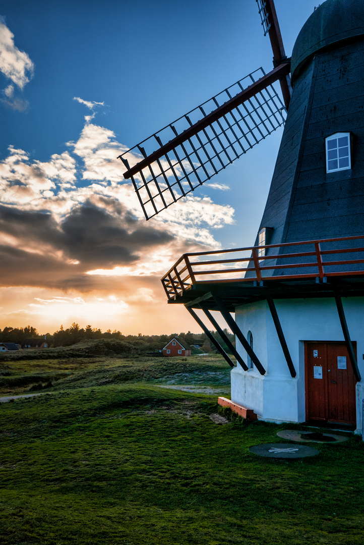 ... windmill & sunset ...