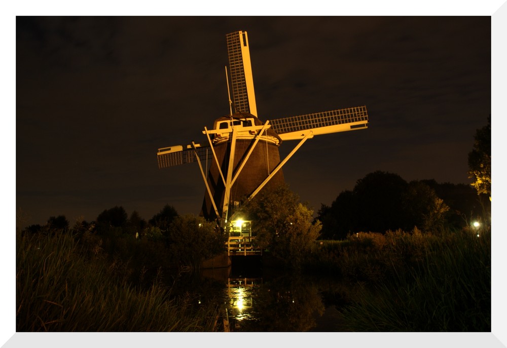 Windmühle an der Amstel bei Nacht