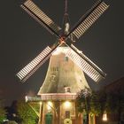 Windmühle bei Nacht