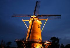 Windmühle bei Nacht