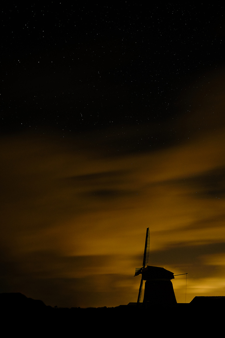 Windmühle bei Nacht 