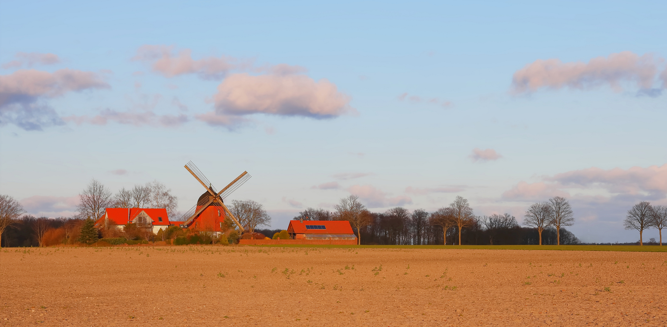 Windmühle bei Sonnenuntergang