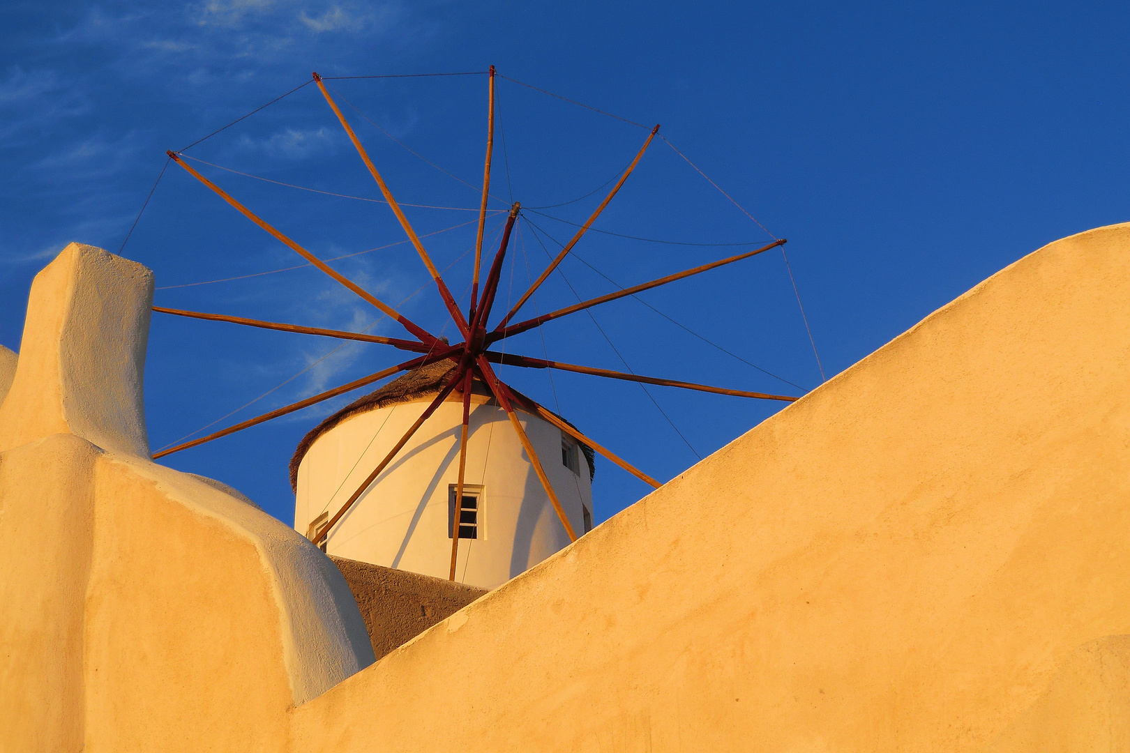 Windmühle im Abendlicht