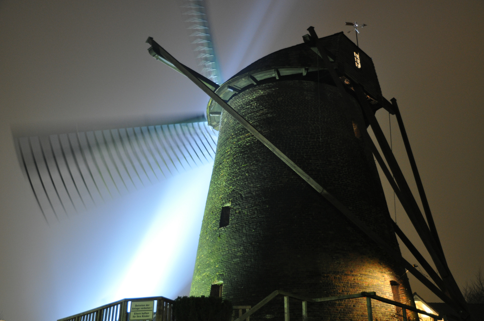 Windmühle im Lichterzauber