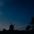 Windmühle im Mondlicht