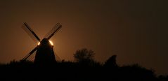 Windmühle im Sonnenuntergang