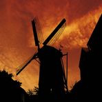 Windmühle in der Abenddämmerung