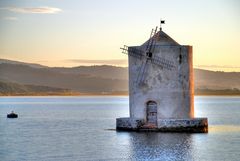 Windmühle in der Lagune von Orbetello