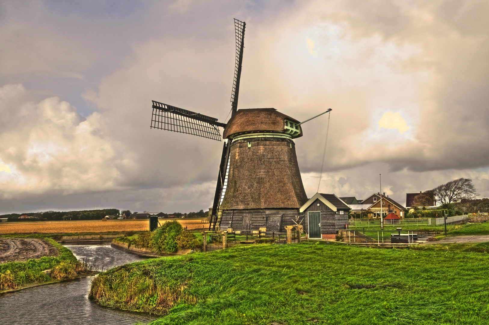 Windmühle in Holland im Spätsommer