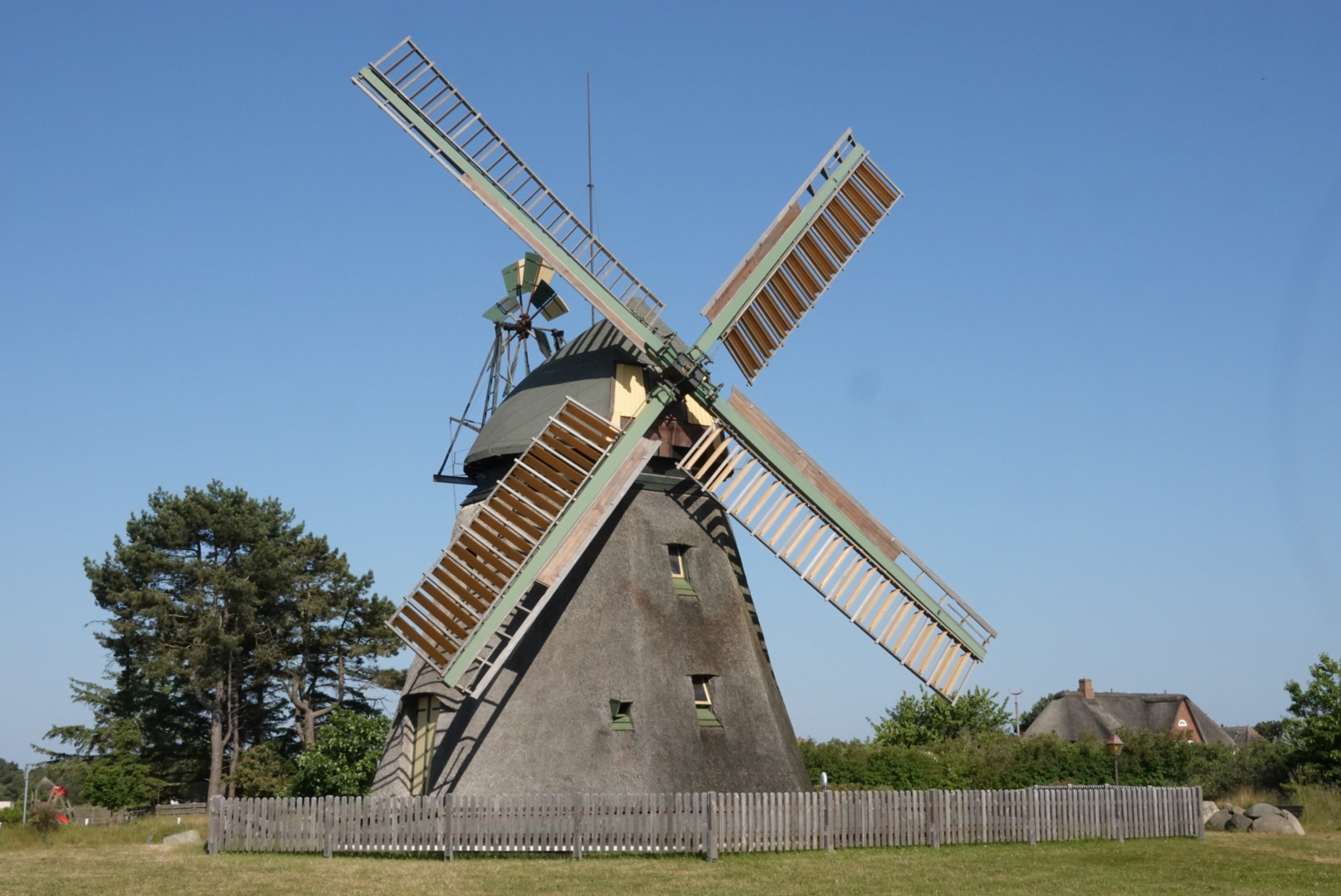 Windmühle in Nebel auf Amrum