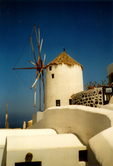 windmühle in oia - santorini