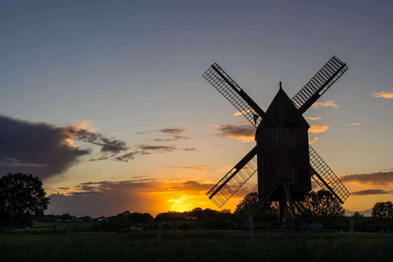 Windmühle in Sonnenuntergang