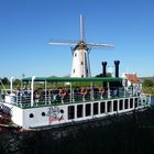 Windmühle mit Raddampfer in Damme, Belgien - Eulenspiegelort