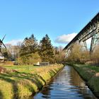 Windmühle und Eisenbahnbrücke bei Hochdonn