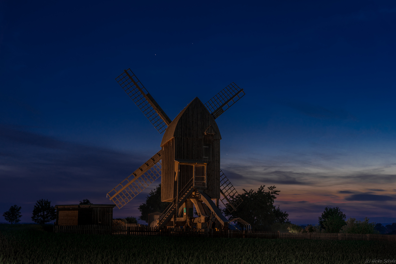 Windmühle Wulferstedt im letzten abendlichen Licht