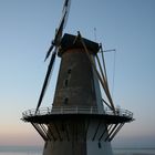 Windmühle zur blauen Stunde