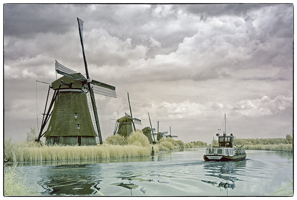 Windmühlen am Wasser