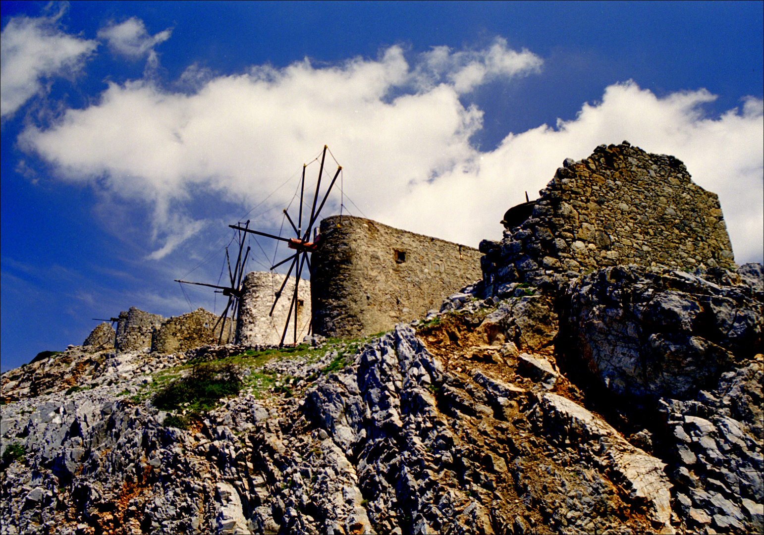 Windmühlen auf der Lassithi-Ebene auf Kreta 2000