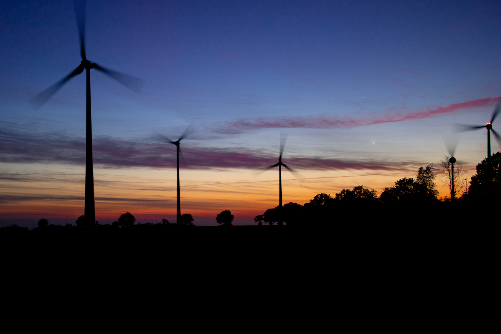 Windmühlen bei Sonnenuntergang