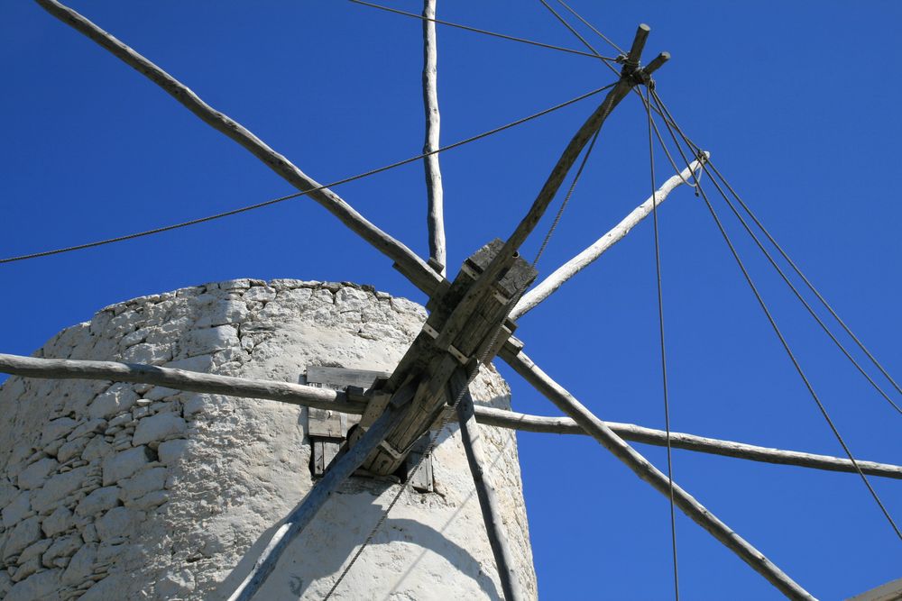 Windmühlenfront auf Karpathos, Olympos