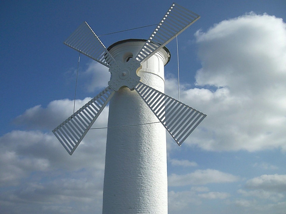 Windmühlenrichtbake in Swinemünde von der Seeseite aus