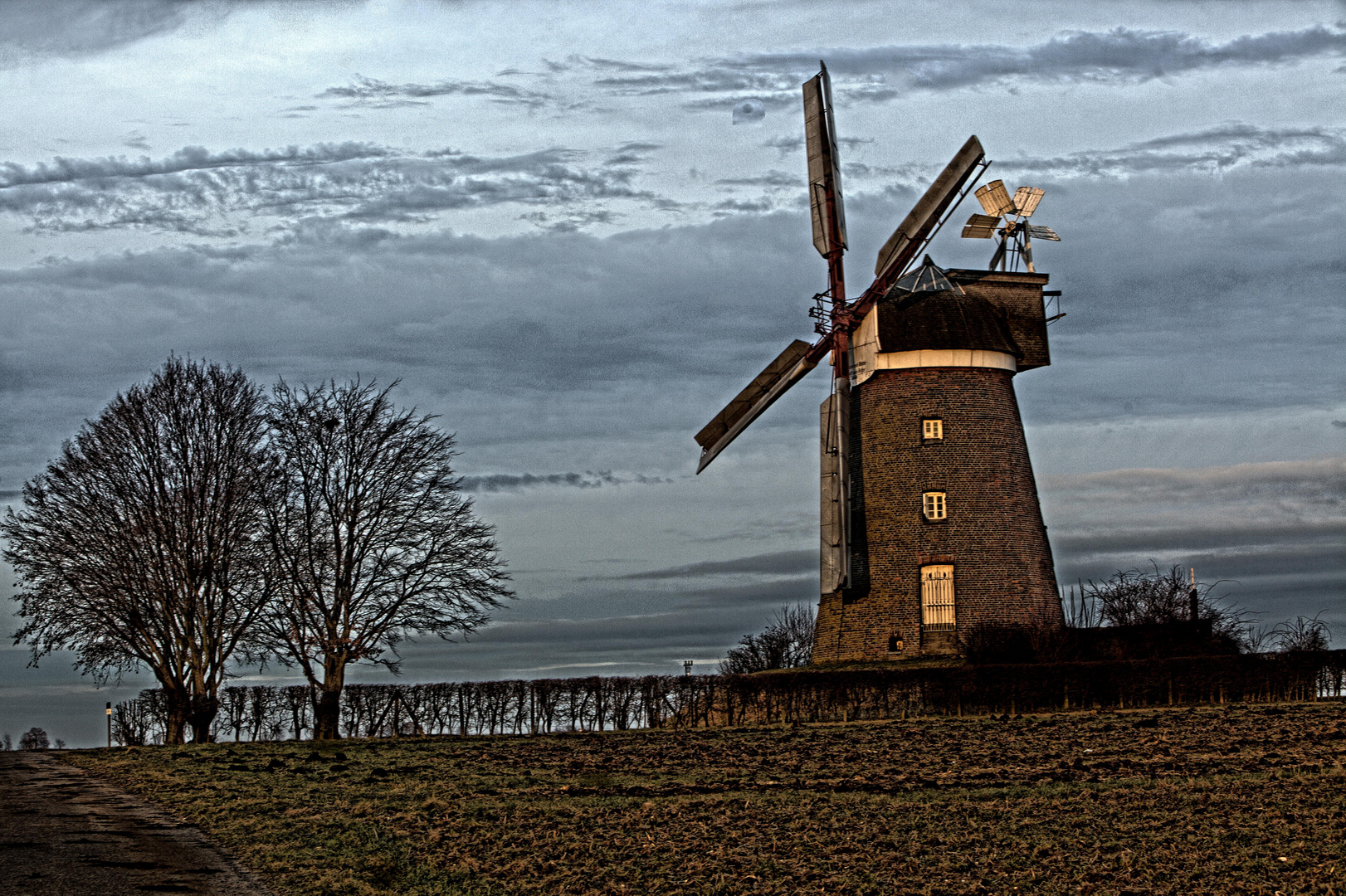 WINDMÜHLE........ohne Wind