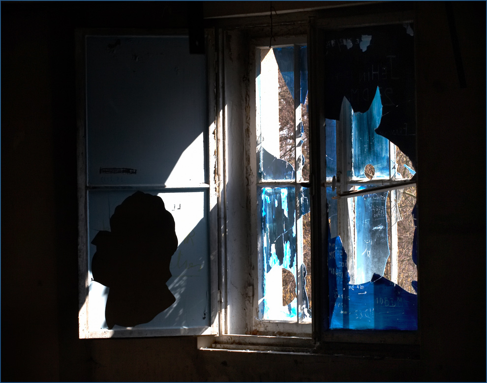 window, blue