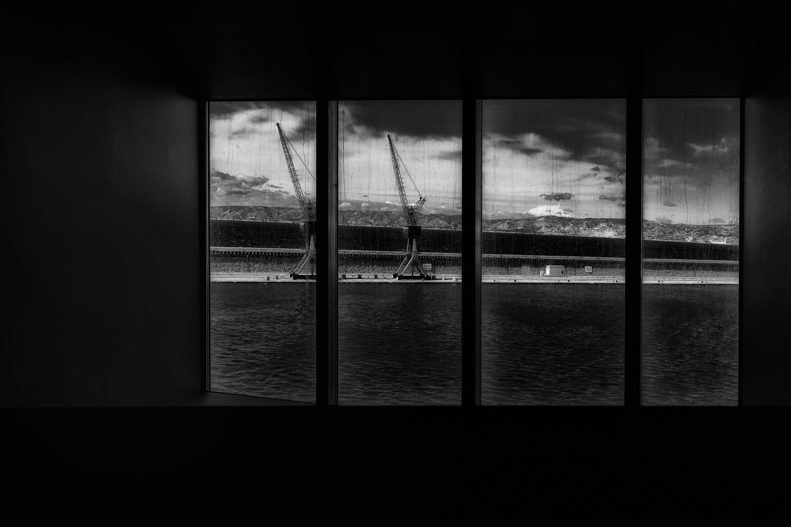 window.cranes