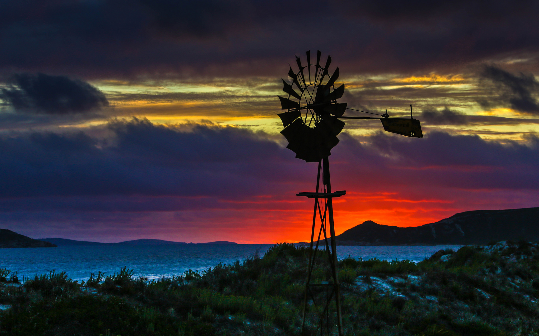 Windrad am Abend