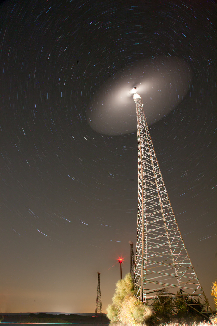 Windrad bei Nacht