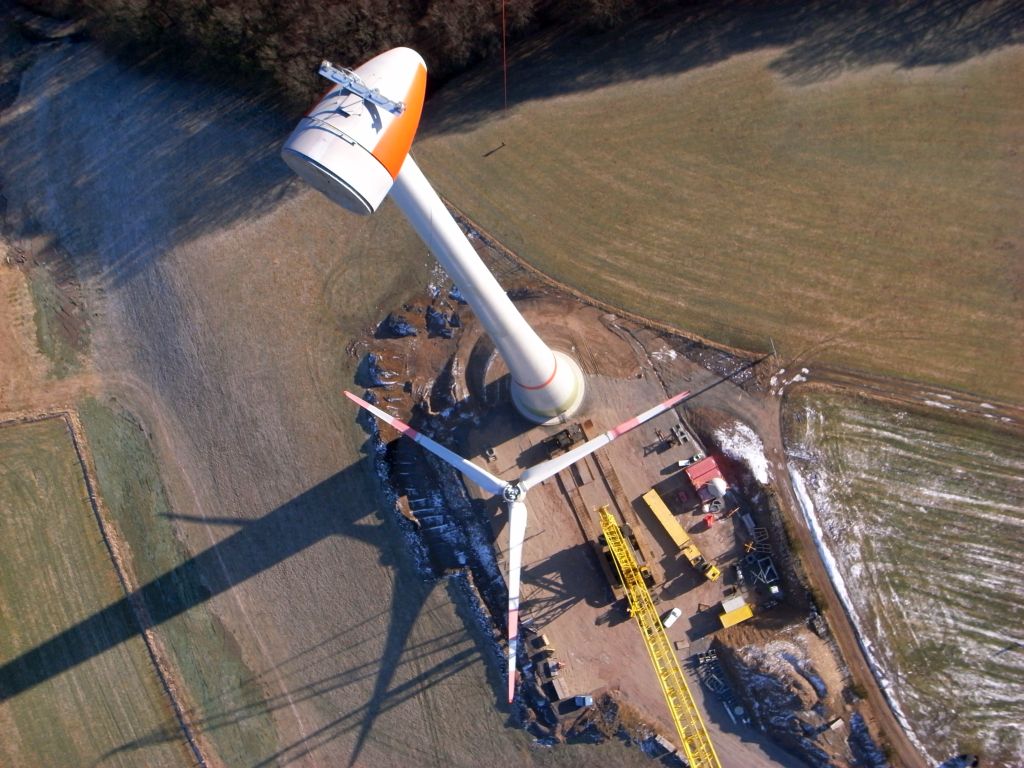 Windrad E 82 von Enercon bei Lauperath/Eifel Kreis Bitburg-Prüm