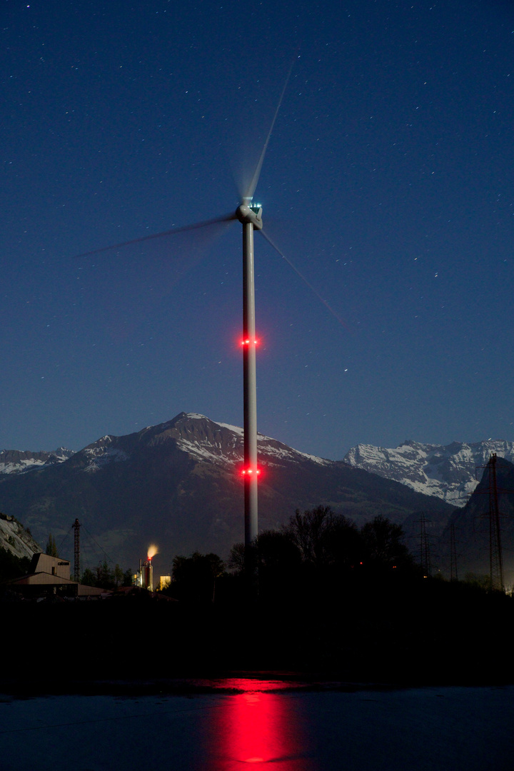 Windrad Haldenstein by Night