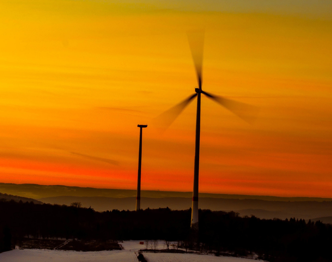 Windrad im Abendrot