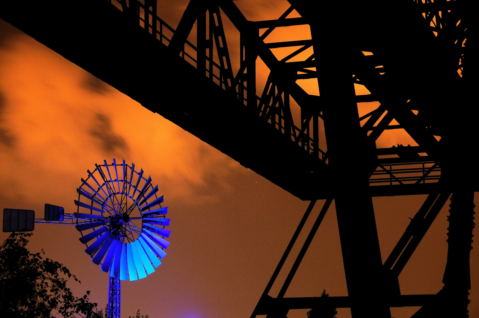 Windrad im Landschaftspark