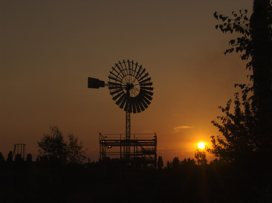 Windrad im Landschaftspark Nord (Duisburg)