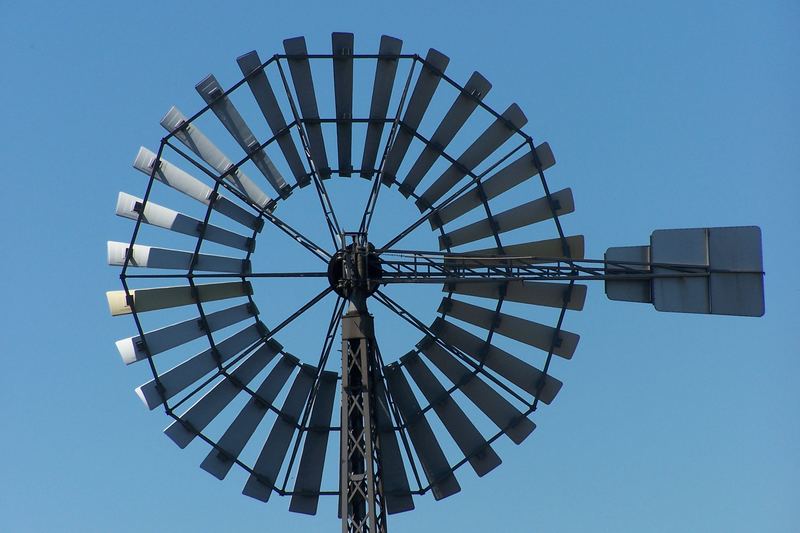 Windrad im Meidericher Landschaftspark