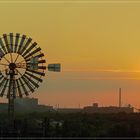 Windrad im Sonnenuntergang