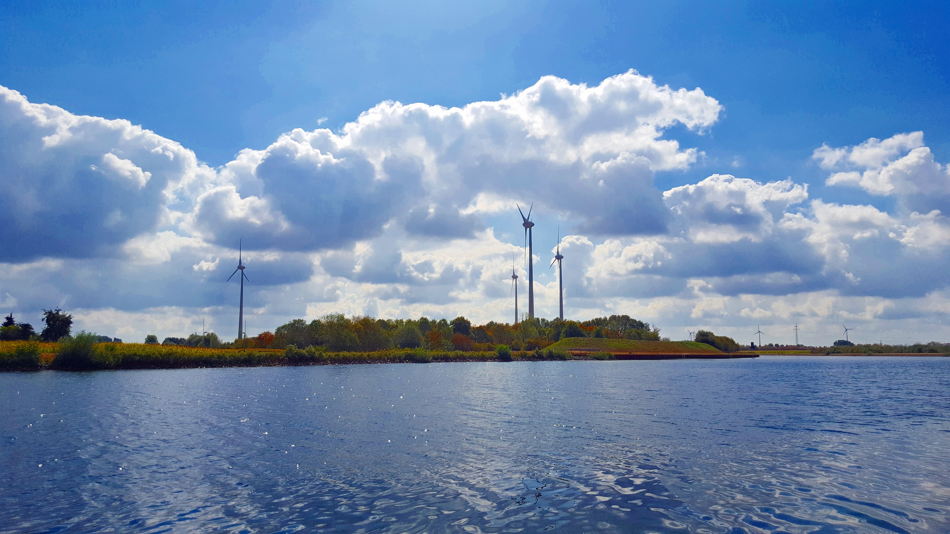 Windräder am Dortmund Emskanal