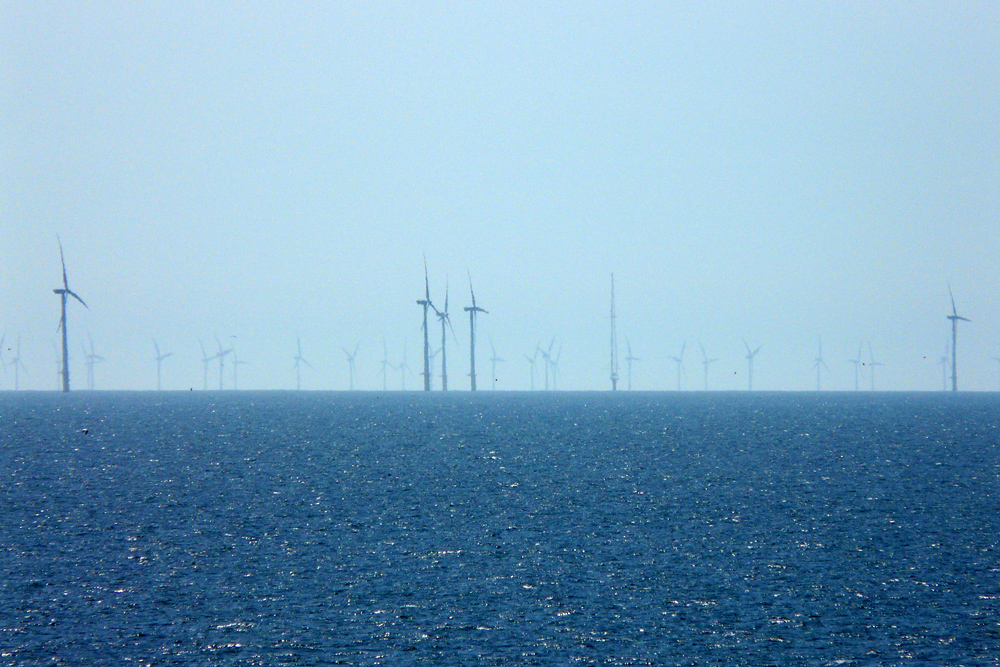 Windräder an der Küste von Egmond aan Zee