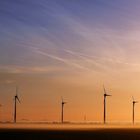 Windräder im Bodennebel vor Euskirchen