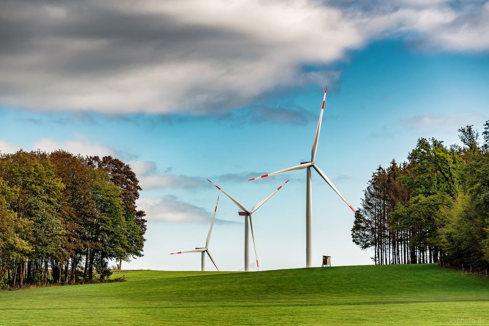 Windräder im Herbst