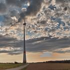 Windräder im Morgengrauen